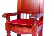 Cardinal Feature Chair