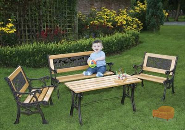 childrens outside table and chairs