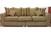 4 seater Manhattan in Rutland Honey